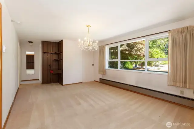 Extra large dining room