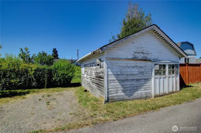 View of the current outbuilding from the alley