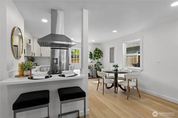 Sitting area to chat while cooking and eating