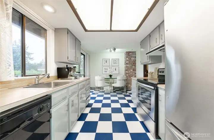 This photo has been virtually staged