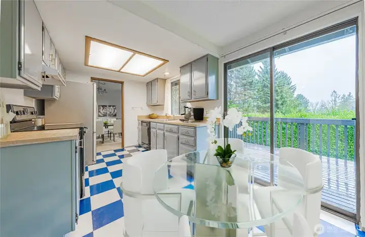 This photo has been virtually staged