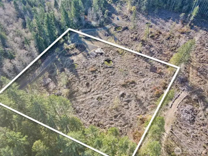 Overhead with approximate boundaries in white.