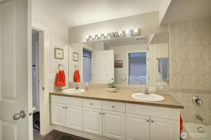 So much storage in this unit!