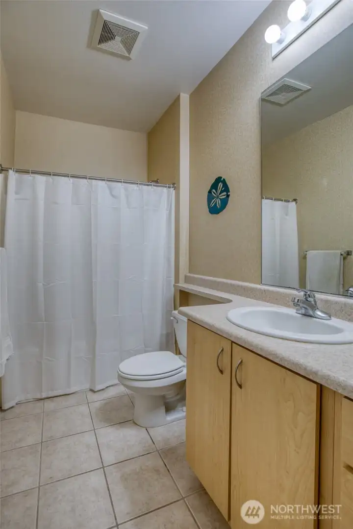 Full bathroom Full bathroom