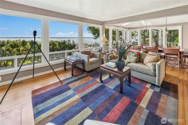 Sweeping Views of Puget Sound & Cascade Mountains