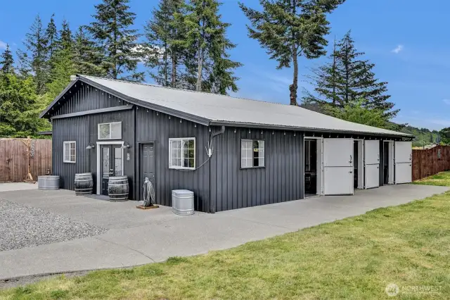 Barn/Shop. Front door can easily be put back to sliding door.