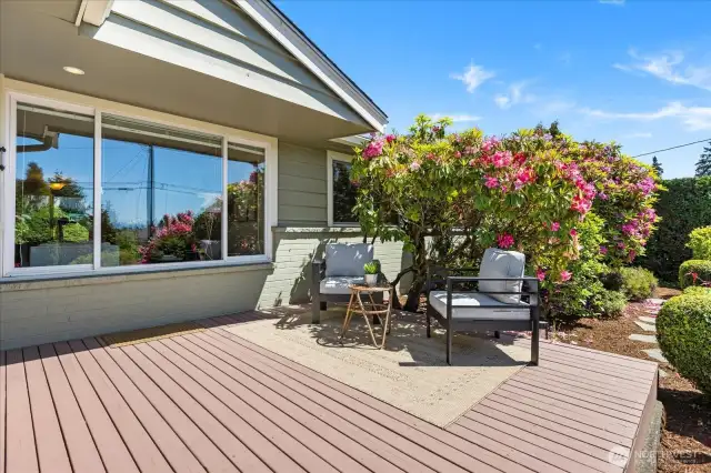Sunny front deck with SW exposure; covered entry