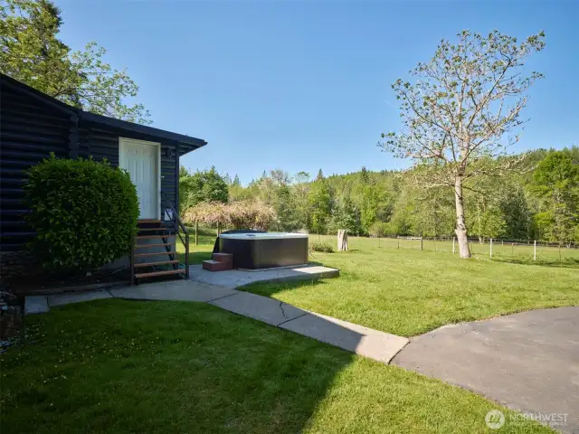 Backyard/Hot Tub