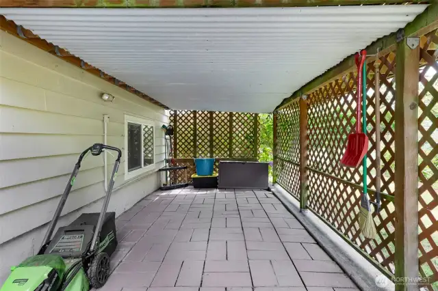 Below deck storage and access to the lower level.