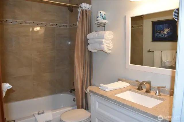Full bath in the hall too.