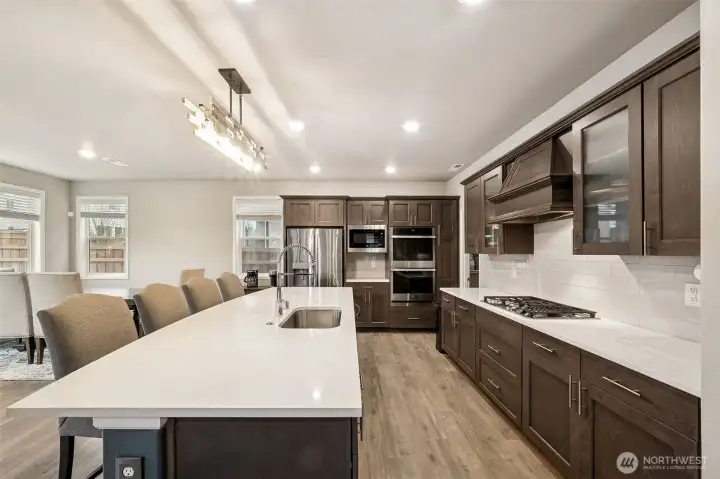 Gas range, double ovens & lots of counter space