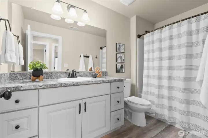 Full hallway bathroom upstairs