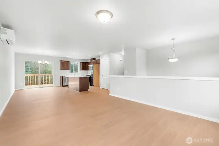 Photographs are for illustrative purposes only. Features, finishes, interior/exterior colors, landscaping and floorplan shown may vary from actual homes built