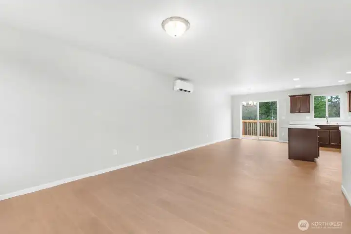 Photographs are for illustrative purposes only. Features, finishes, interior/exterior colors, landscaping and floorplan shown may vary from actual homes built