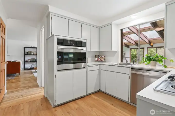 Clean and efficient kitchen.  The owners hosted many parties.