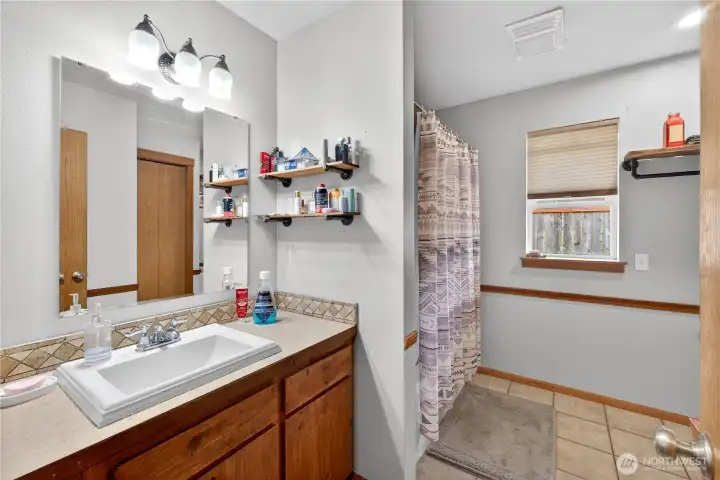Full Bathroom