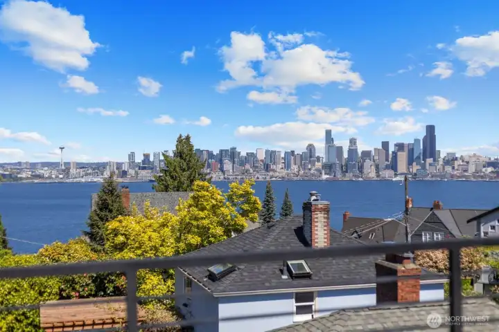 Rooftop deck (accessed off 2nd floor)