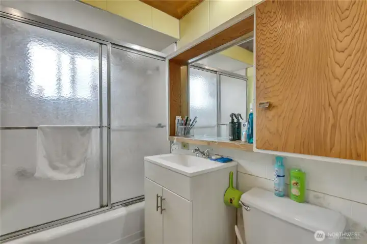 Full bathroom