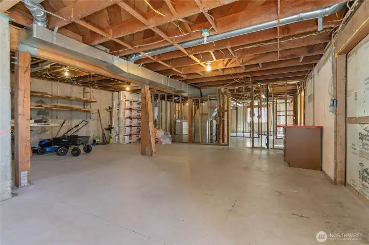 Unfinished basement for additional flex space Unfinished basement for additional flex space