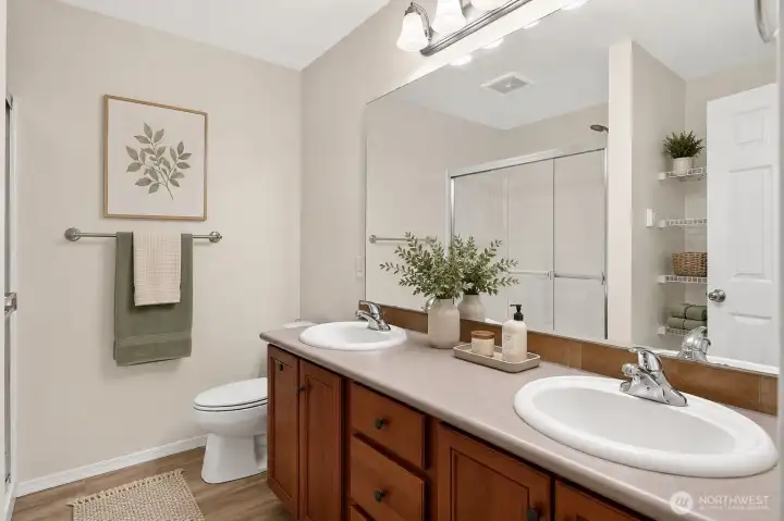 Virtually Staged: Primary Bathroom