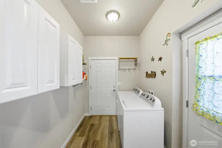 Large spacious Laundry room. Large spacious Laundry room.