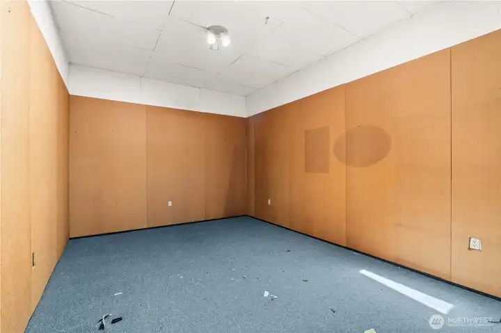 extra finished room within the garage