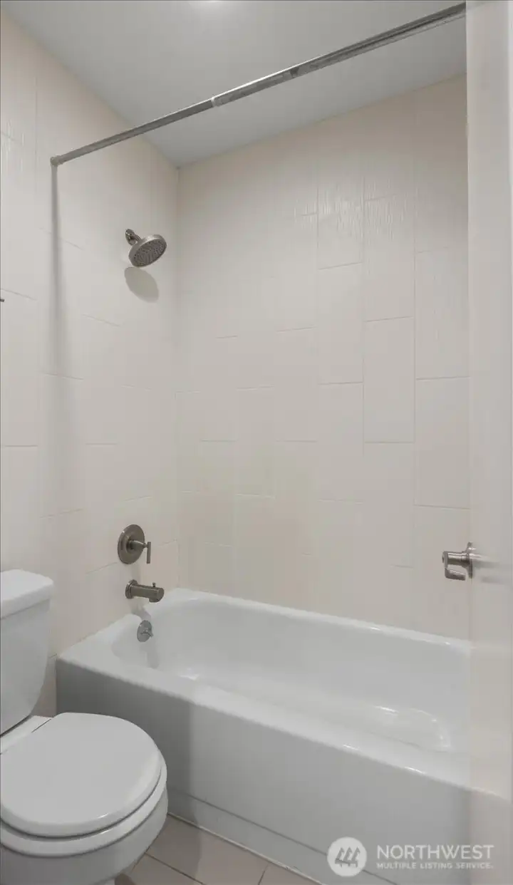 Separate room for shower and toilet - light and bright