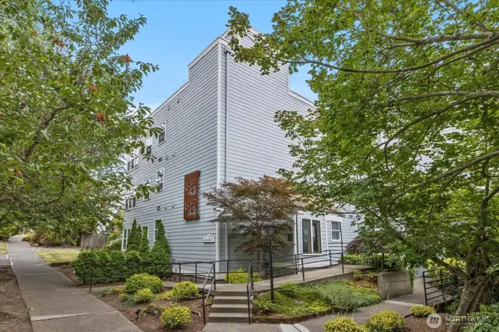 Beautiful tree-lined street close to best grocery, shops and restaurants, as well as easy transportation
