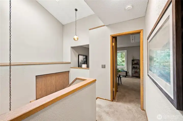 Vaulted ceilings with sky lights bring in sunny days! Vaulted ceilings with sky lights bring in sunny days!