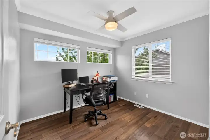 Bonus/Office/4th bedroom
