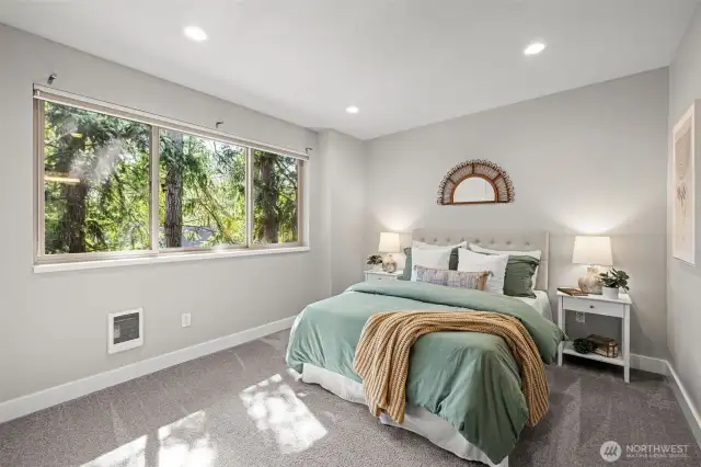 Upper Level Guest    2nd Bedroom