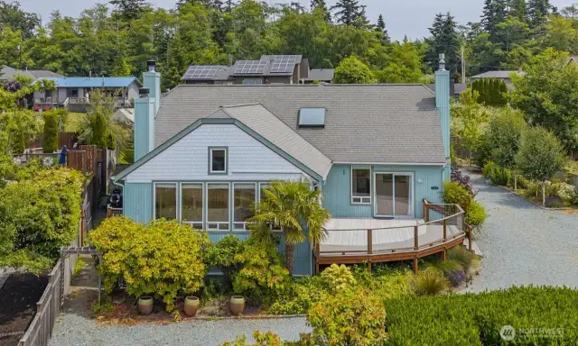 Welcome to bright and sunny 1971 Fircrest!