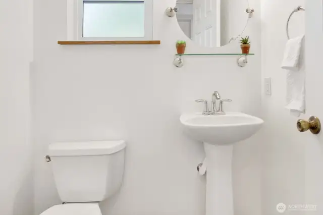 hall bathroom upper