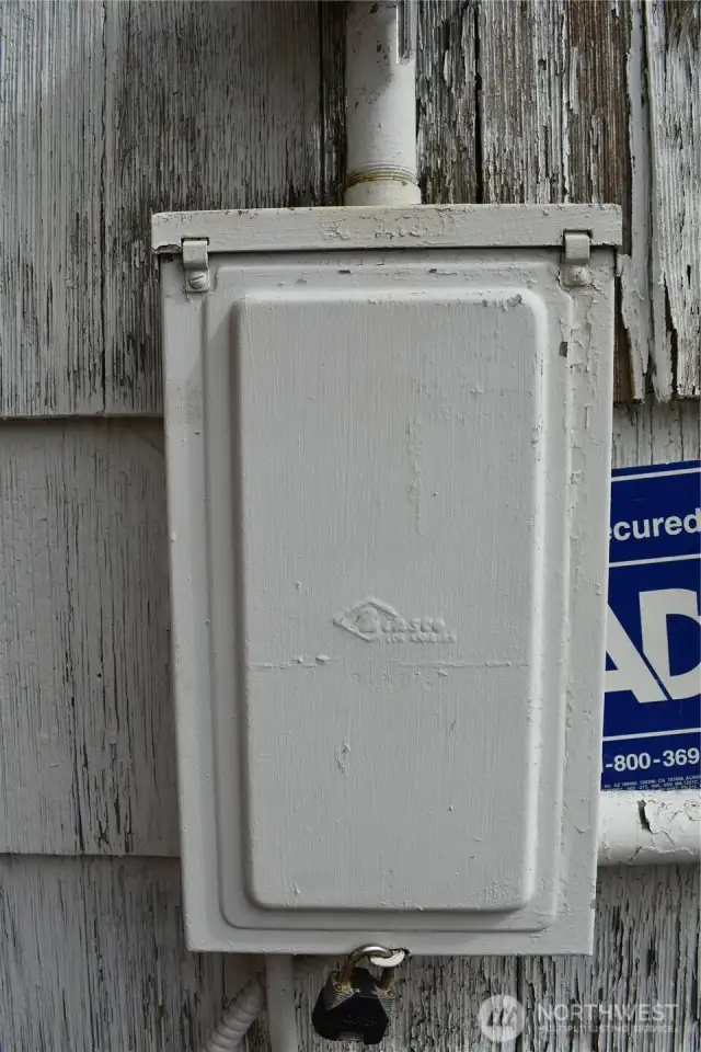 Exterior breaker panel