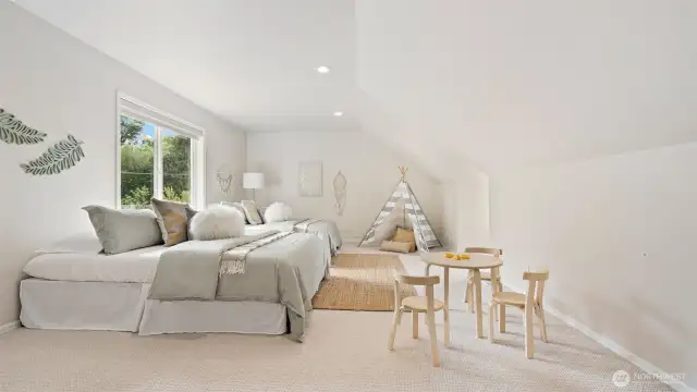 Oversized Bedroom or Media Room / Office Space.