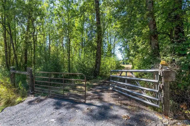 Northern Entrance and Northerly Road to rear of property