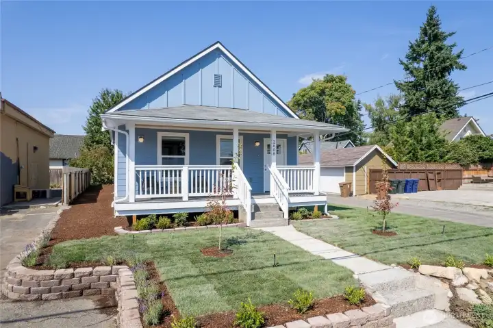 Perfect space for a dog run on side of house