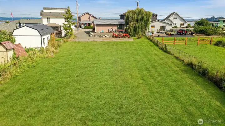 back lot looking towards beach