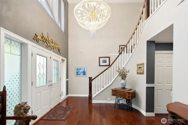 Grand entrance & chandlier included