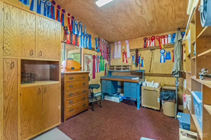 10X10 Tack Room