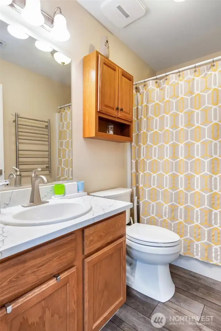 Upstairs full bathroom with new vanity and countertop