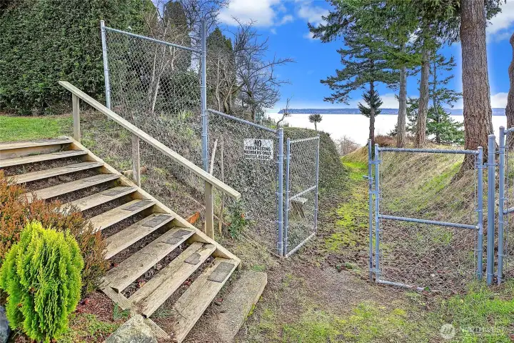 For Members only, do not enter w/o a member of the HOA, thank you.