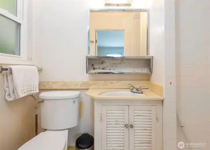Primary bath.
