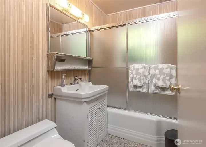 Main bath.