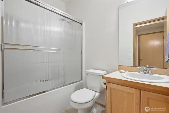 Main level full bathroom