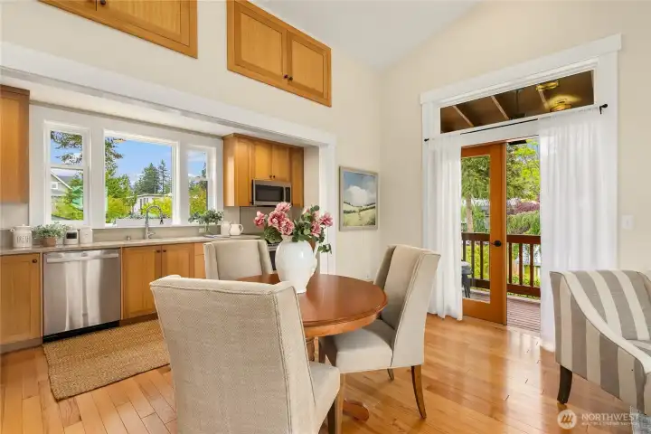 Lovely oak hardwood floors in the kitchen & Great Room and custom built cabinets in the kitchen.