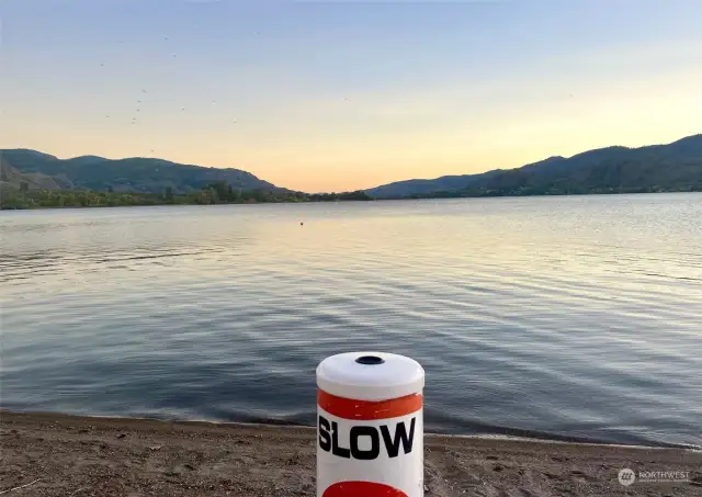 Relaxing Lakeside Living.on the shores of Lake Osoyoos