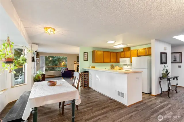 This open kitchen floorplan is one of the favorites in the Park!