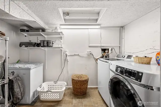 Laundry room off flex room with add'l storage