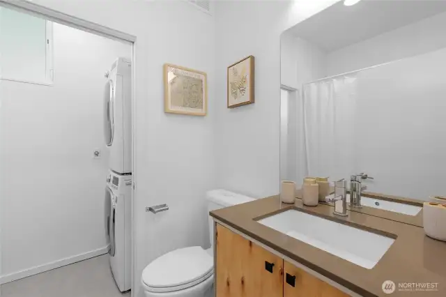 Full upstairs Bathroom